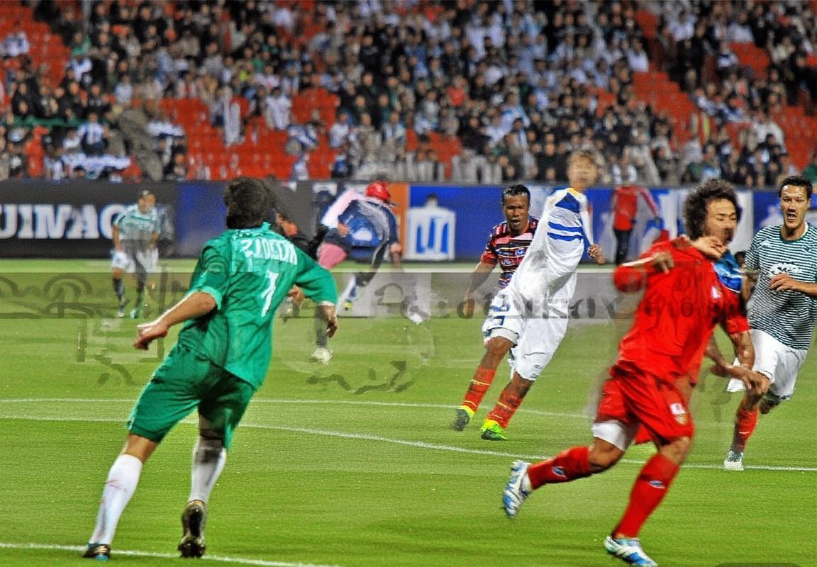 2011中超经典之战：申花VS鲁能烽火岁月对决